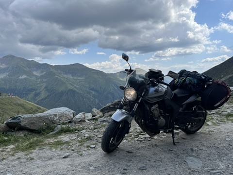 Postój z widokiem na Karpaty